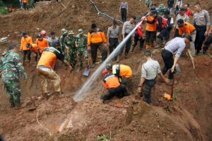 Banjir Bandang Ponorogo: Korban dan Bantuan