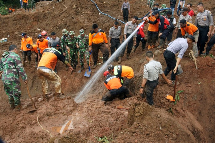 Banjir bandang di Kabupaten Ponorogo: Korban dan bantuan